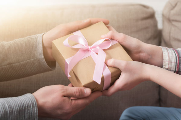 ギフトカードは誰の誕生日プレゼントに贈る？
