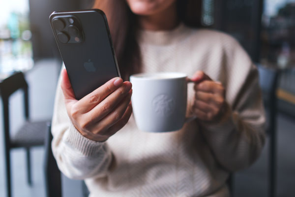 スターバックスカードの残高確認はこれでOK！最速で確認する方法と注意点を解説