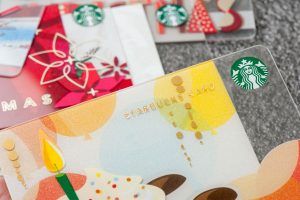 スタバのプリペイドカード「スターバックスカード」とは？その魅力や使い方を紹介